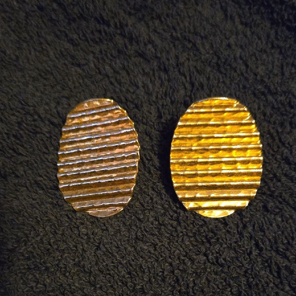 Ribbed Gold Oval Earrings